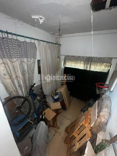 Foto 1fb18436-ab70-4243-b236-a556e4f69892. Casa aparellada a Centro Puertollano