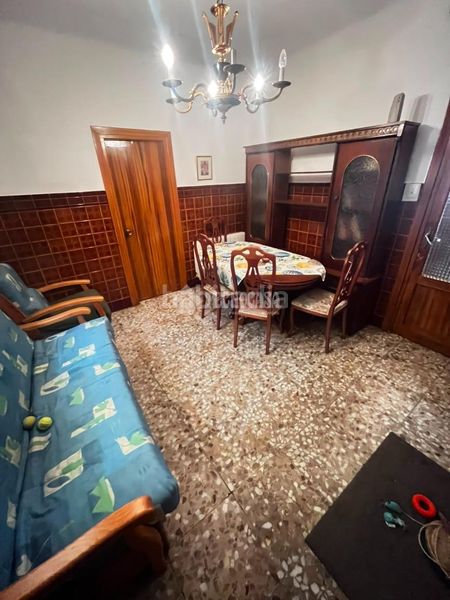 Foto 51ccd4d0-a1b0-40da-8563-91d0274c893b. Casa aparellada a Centro Puertollano