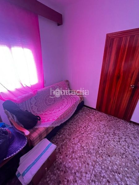 Foto ea6025e7-8592-4421-a50e-507987517904. Casa aparellada a Centro Puertollano