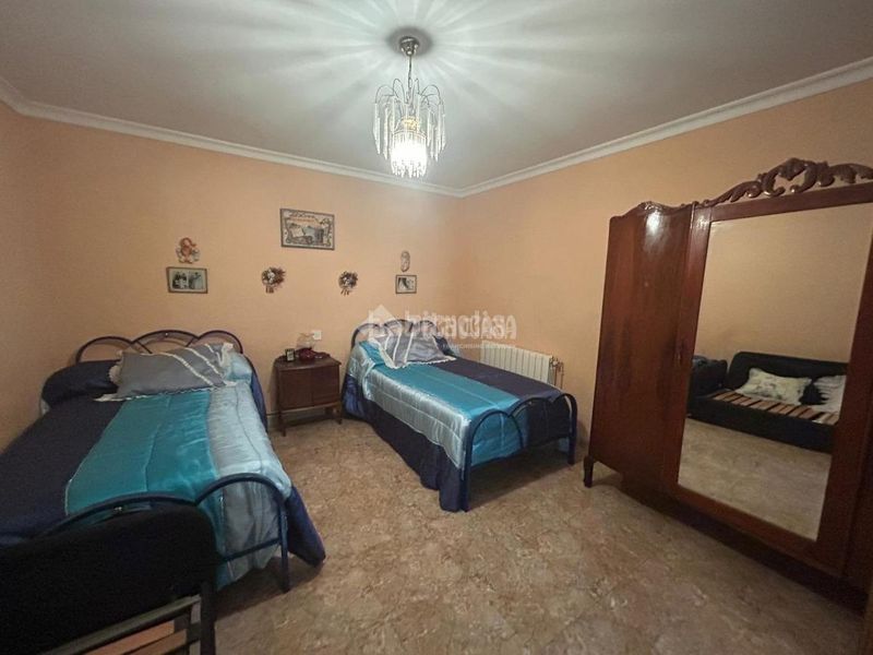 Foto 8036de0c-543a-43d9-82fd-abff01a96954. Casa aparellada amb calefacció a Argamasilla de Calatrava