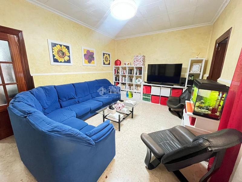 Foto 7742c9ca-8f48-4a7f-95bd-c4560b1a49e9. Towny house with heating in Carretera de Córdoba - Libertad Puertollano