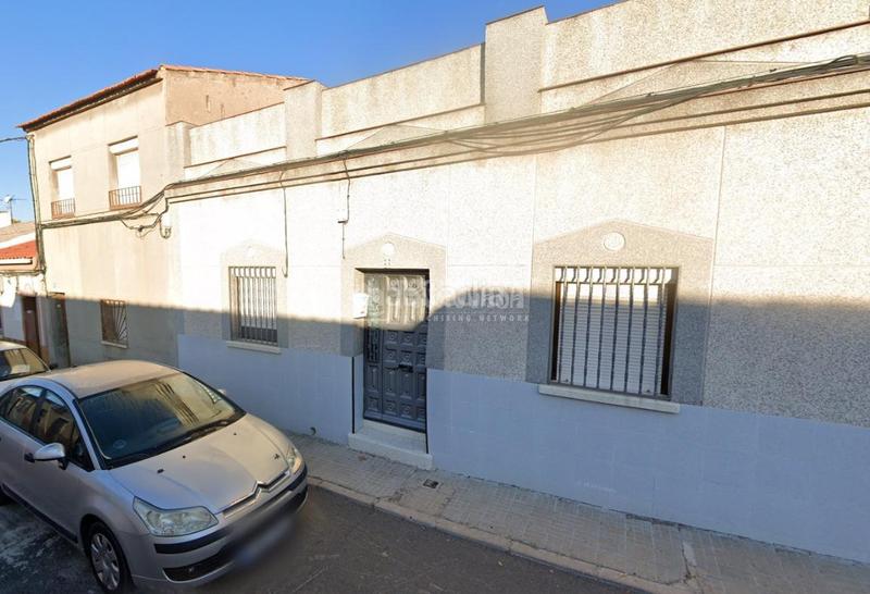 Foto b4ba771d-d5a6-4075-816d-bbf394e8f114. Towny house with heating in Carretera de Córdoba - Libertad Puertollano