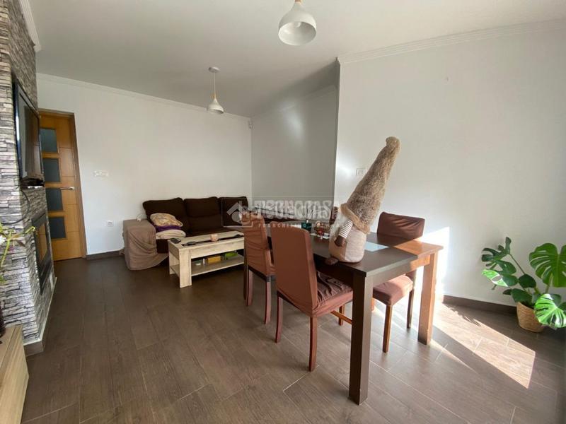 Foto 77e02aa5-d847-4bdd-8ed2-94f3ef7a18e6. Casa pareada casa en venta en Centro Puertollano