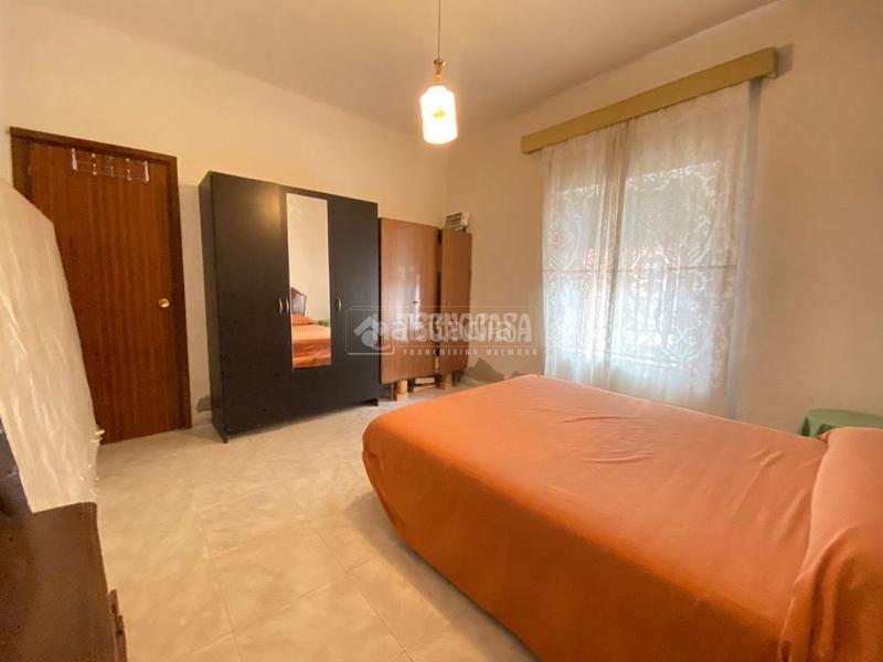 Foto 1efb6bd5-61ad-4ee0-8e46-0a51159489e4. Casa pareada casa en venta en Centro Puertollano