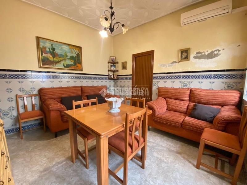 Foto b995a892-269d-4525-9c2a-c13100b62053. Casa pareada casa en venta en Centro Puertollano