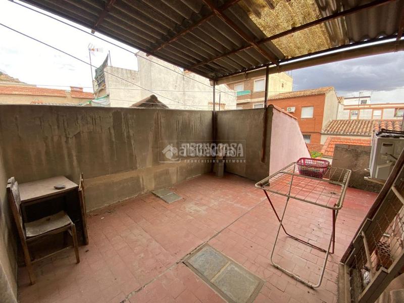Foto d90811a1-5aac-4f25-b6d4-3374e1927266. Casa pareada casa en venta en Centro Puertollano