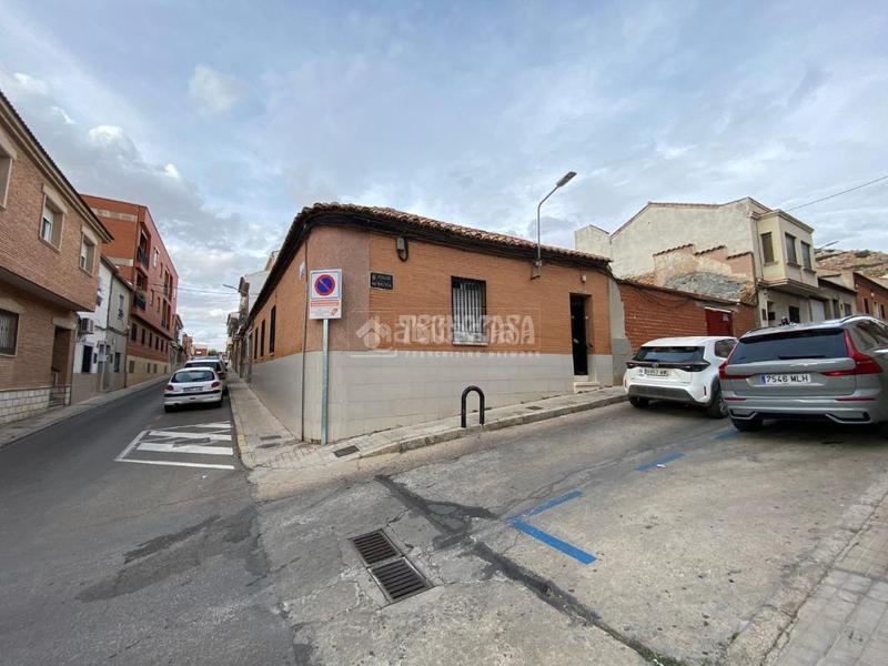 Foto e9d17356-e56e-4547-b515-4650d543eea7. Casa pareada casa en venta en Centro Puertollano