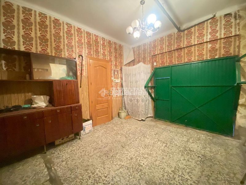 Foto 673763b4-ca51-482e-91fd-2199b02c92d2. Casa aparellada amb aparcament a Centro Puertollano