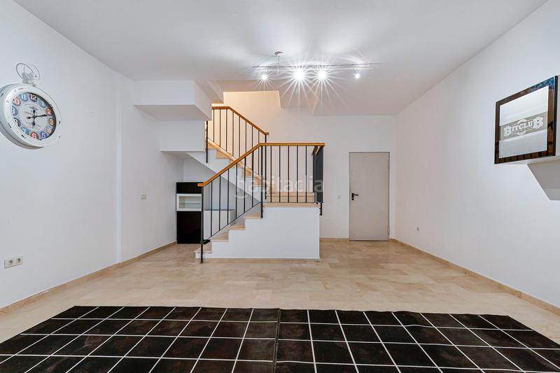 Foto 0bce2055-f82a-427f-aad4-70e2463ee54b. Lloguer casa adossada amb xemeneia calefacció aparcament piscina a Mijas