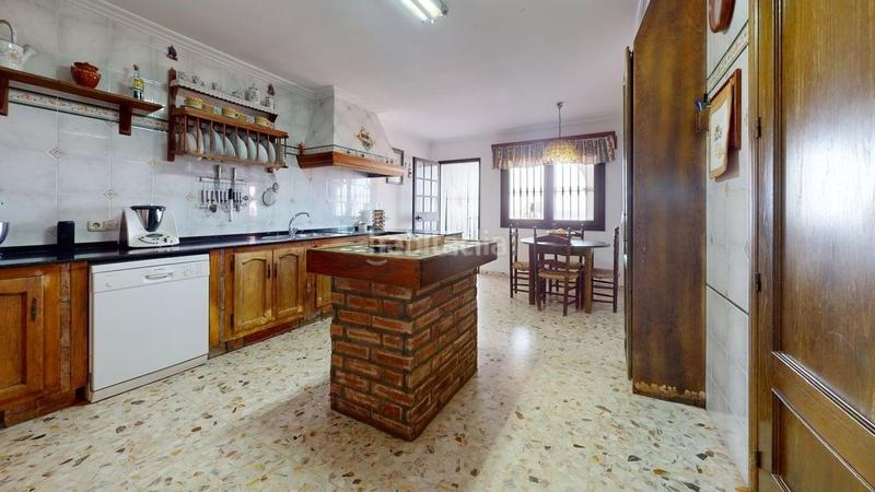 Foto 6a39e115-b358-4435-b9a7-f07ed253d0bc. Casa a avenida vista mar a San Bernabé Algeciras