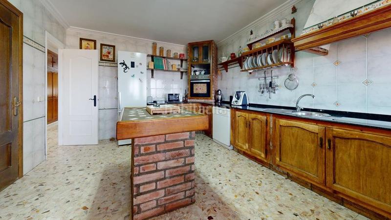 Foto e9c59633-4d66-4854-8d7a-bcef08d4e064. Casa a avenida vista mar a San Bernabé Algeciras