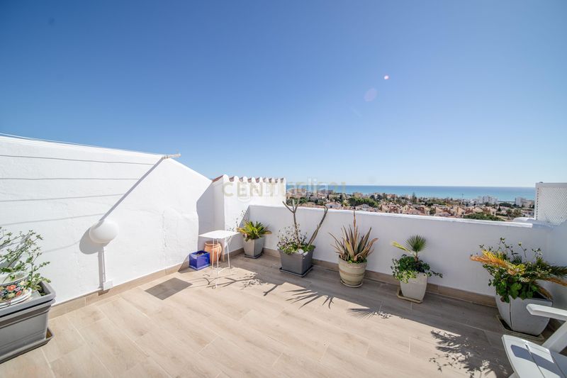 Foto c8e0b820-9806-4513-bceb-d86d89c99a40. Apartament amb aparcament piscina a Arroyo de la Miel Benalmádena