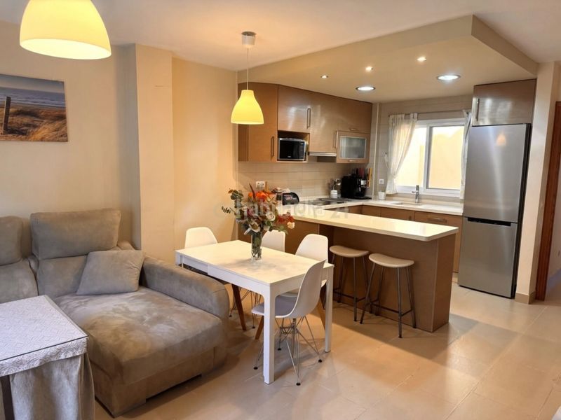 Foto 0fcc82df-1913-43d4-9bd7-f8c697fe0f3d. Apartament amb aparcament a Centro Alhaurín de la Torre