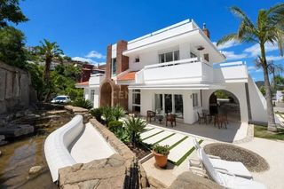 Apartment in La Mairena. Villa arquitectónica de gran presencia en la mairena con vistas