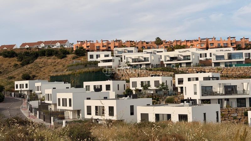 Foto e9207539-8a12-482d-a938-cfa6451cf204. Casa amb aparcament a Riviera del Sol Mijas