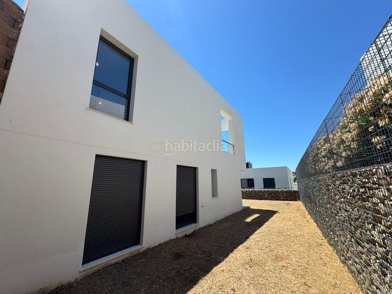 Foto 01f0e32b-3f6c-4212-b4d8-77ceade5f19a. Casa adossada amb aparcament a la cala Mijas Mijas