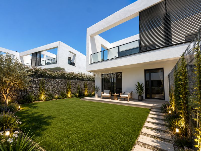 Foto ae156967-cc54-4a7c-86d9-f9d65e7ea05b. Casa adossada amb aparcament a la cala Mijas Mijas