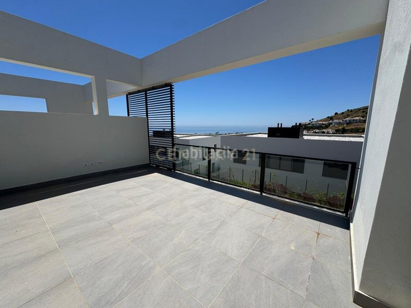 Foto fe0d12cf-1445-46fa-90f4-ec408aeacd75. Casa adossada amb aparcament a la cala Mijas Mijas