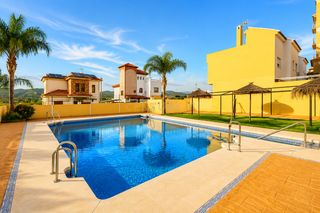 Casa adossada a Cártama pueblo. Un hogar perfecto para familias a 19 minutos de málaga !!!
