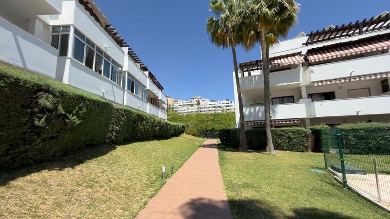 Foto b0e81198-5a26-4268-b86a-0104ced6c130. Apartament amb aparcament piscina a la cala Mijas Mijas