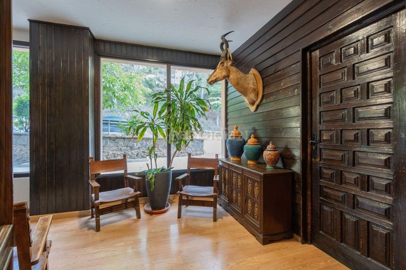 Foto 03d216cc-9283-4c6b-a3b4-a63073de0891. Edifici amb piscina a Zona media Sierra Nevada