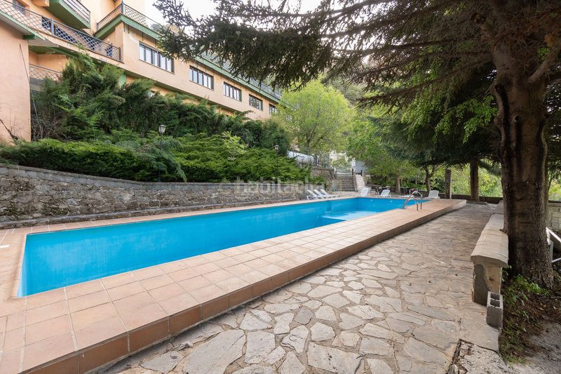 Foto 0592f96d-02b6-4758-ae6e-5aa2faea01e1. Edifici amb piscina a Zona media Sierra Nevada
