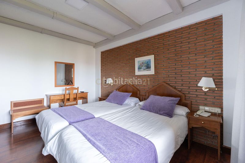 Foto 563e6998-fa76-4442-82ee-a9e424456e81. Edifici amb piscina a Zona media Sierra Nevada