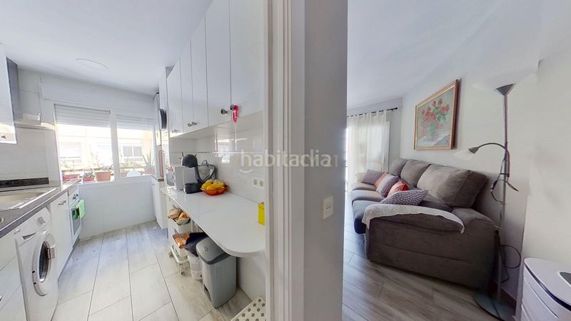 Foto f6fe60c5-53a3-4779-8ec2-3ea5de89a346. Apartament a cl martinez barrionuevo 26 malaga (Málaga) a Málaga