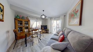 Apartament  Cl martinez barrionuevo 26 malaga (málaga). Piso reformado con 3 dormitorios a 10 minutos andando del centro
