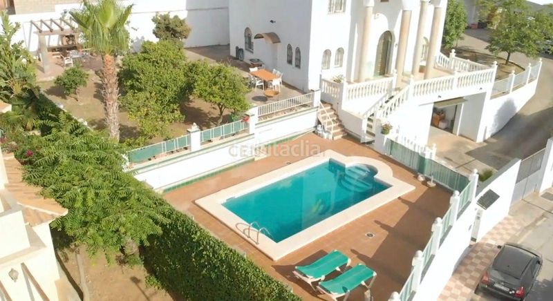 Foto 37283407-5112-4e3d-a24c-b382650b0231. Casa amb piscina a Puertosol Málaga