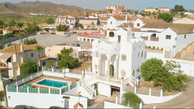 Foto a06f457d-de52-42fb-8974-2f6952c61c93. Casa amb piscina a Puertosol Málaga