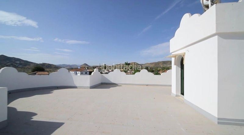 Foto e4b2fa56-9c93-4bb8-88cf-0a305595ae9d. Casa amb piscina a Puertosol Málaga