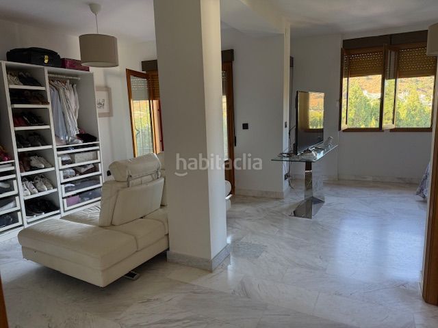 Foto 2d8809f5-4192-44ee-a120-e6e7b991ce13. Casa aparellada amb aparcament piscina a Calahonda Mijas