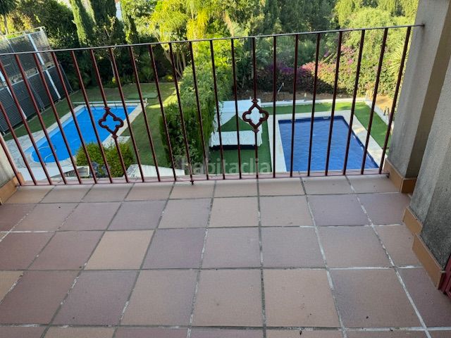Foto 405cdfd8-8316-44bc-8912-fe586e7461c6. Casa aparellada amb aparcament piscina a Calahonda Mijas