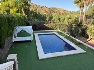 Towny house  Calle don josé de orbaneja. Villa pareada en calahonda con jardin y piscina privados