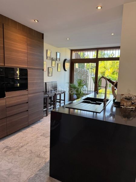 Foto 7972f7f7-04dd-4b17-ac17-0f30ca02eea2. Casa aparellada amb aparcament piscina a Calahonda Mijas