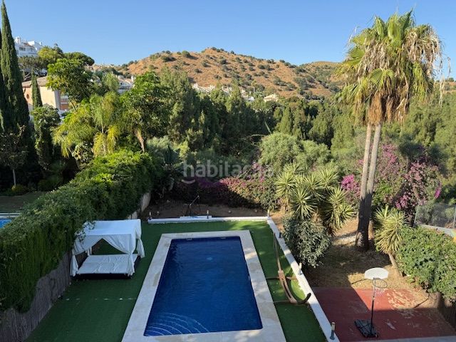 Foto 7f0ea9aa-33fd-4463-8f84-4b676dc70b19. Casa aparellada amb aparcament piscina a Calahonda Mijas