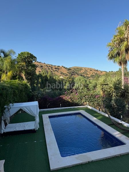 Foto 80b8044c-fcf1-4324-a3d1-353ef94f787d. Casa aparellada amb aparcament piscina a Calahonda Mijas