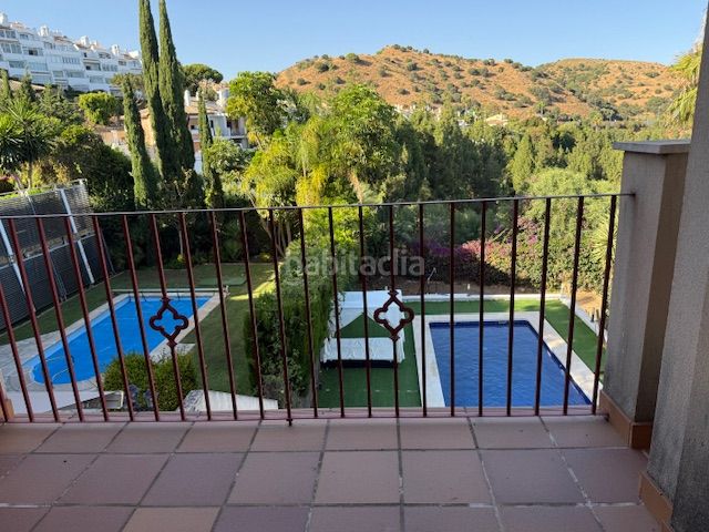 Foto 83593d2f-7f37-4bf2-beba-8e0e94113996. Casa aparellada amb aparcament piscina a Calahonda Mijas