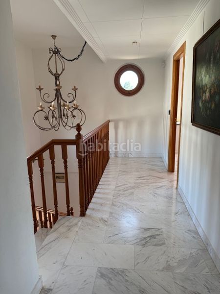 Foto 90733ddd-07cc-45b1-8cd5-df9bd0fe5d96. Casa aparellada amb aparcament piscina a Calahonda Mijas