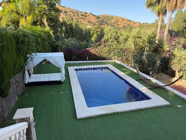 Foto bb2cb8f7-602e-4a59-92bd-f2a73b5c8434. Casa aparellada amb aparcament piscina a Calahonda Mijas