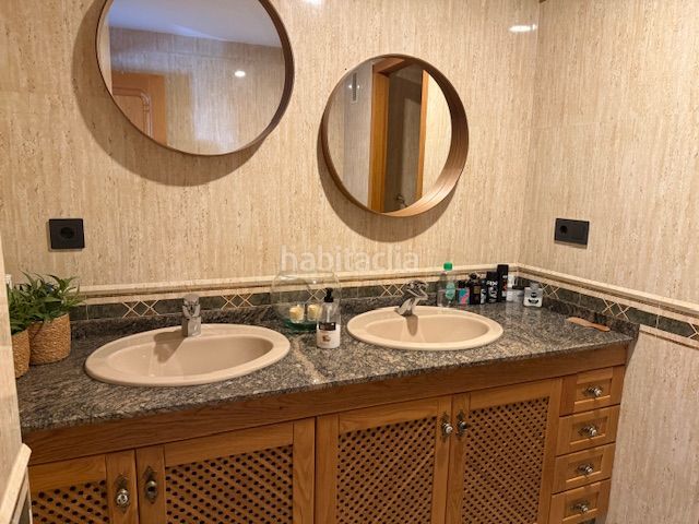 Foto bf02306d-4cf5-4a1e-be99-f6e1b1ea90d8. Casa aparellada amb aparcament piscina a Calahonda Mijas