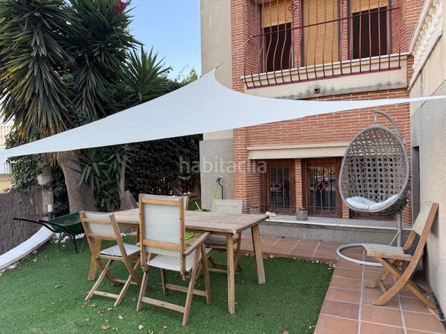 Foto d01495e3-aa64-4547-8173-643df59b6e20. Casa aparellada amb aparcament piscina a Calahonda Mijas