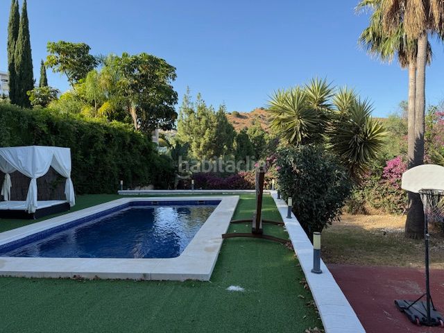 Foto e0d7be74-6d8a-48cd-a424-d7d57d594ffd. Casa aparellada amb aparcament piscina a Calahonda Mijas
