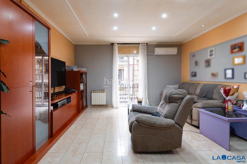 Foto bd8d97f7-f5b7-48fd-9b9b-0465c5bc07af. Piso  carrer de margarit, en El Poble Sec - Parc de Montjuïc Barcelona