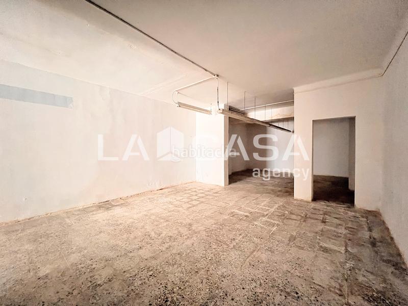 Foto 4a381197-f870-43a6-ae7c-e5c9b36b9aef. Local comercial  carrer de pau piferrer, en Badalona