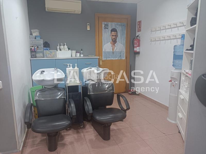 Foto 5209689d-ef39-4da5-bc9d-31e2e5f6d437. Local comercial  carrer de francesc moragas, barcelona en Santa Coloma de Gramenet