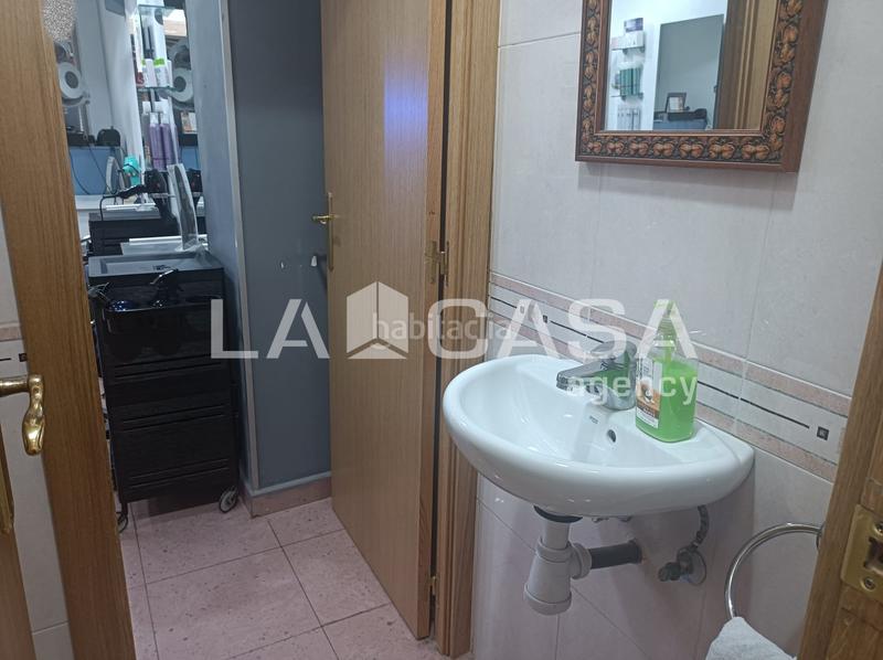 Foto b1fb22b6-a9d0-4244-964f-3db9caf4b468. Local comercial  carrer de francesc moragas, barcelona en Santa Coloma de Gramenet
