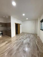 Etagenwohnung  Carrer del berguedà. Piso carrer del berguedà, terrassa