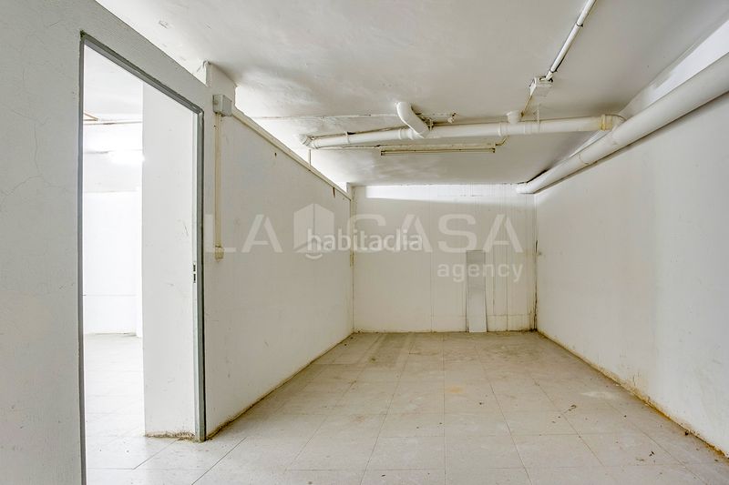 Foto 642b12fe-c35e-41ca-92ee-025cdd0fd6e4. Local comercial a La Gavarra Cornellà de Llobregat